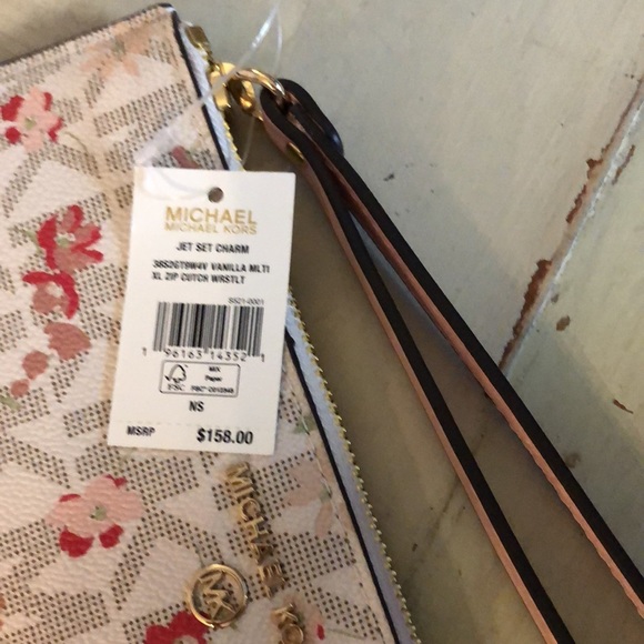 Michal Kors Jet Set Charm Tote and Wristlet set - Picture 6 of 6